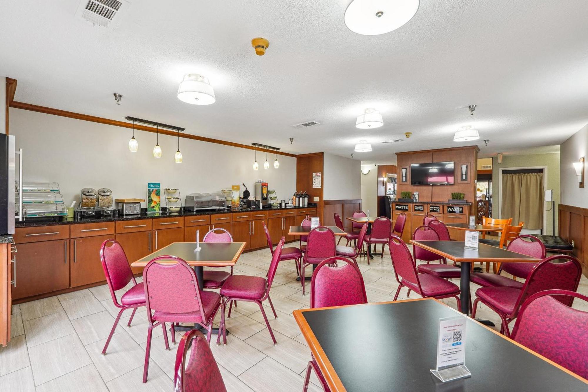Quality Inn & Suites Досонвілль Екстер'єр фото