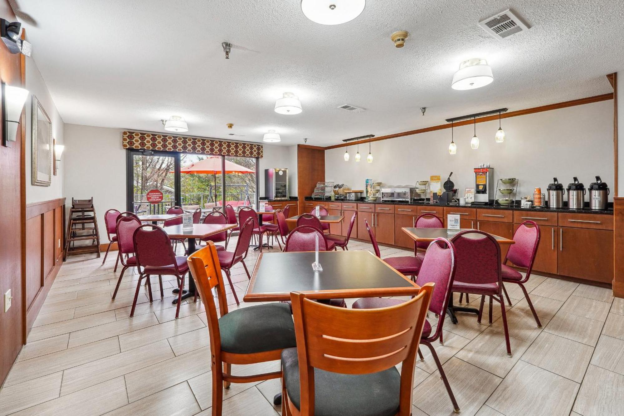 Quality Inn & Suites Досонвілль Екстер'єр фото