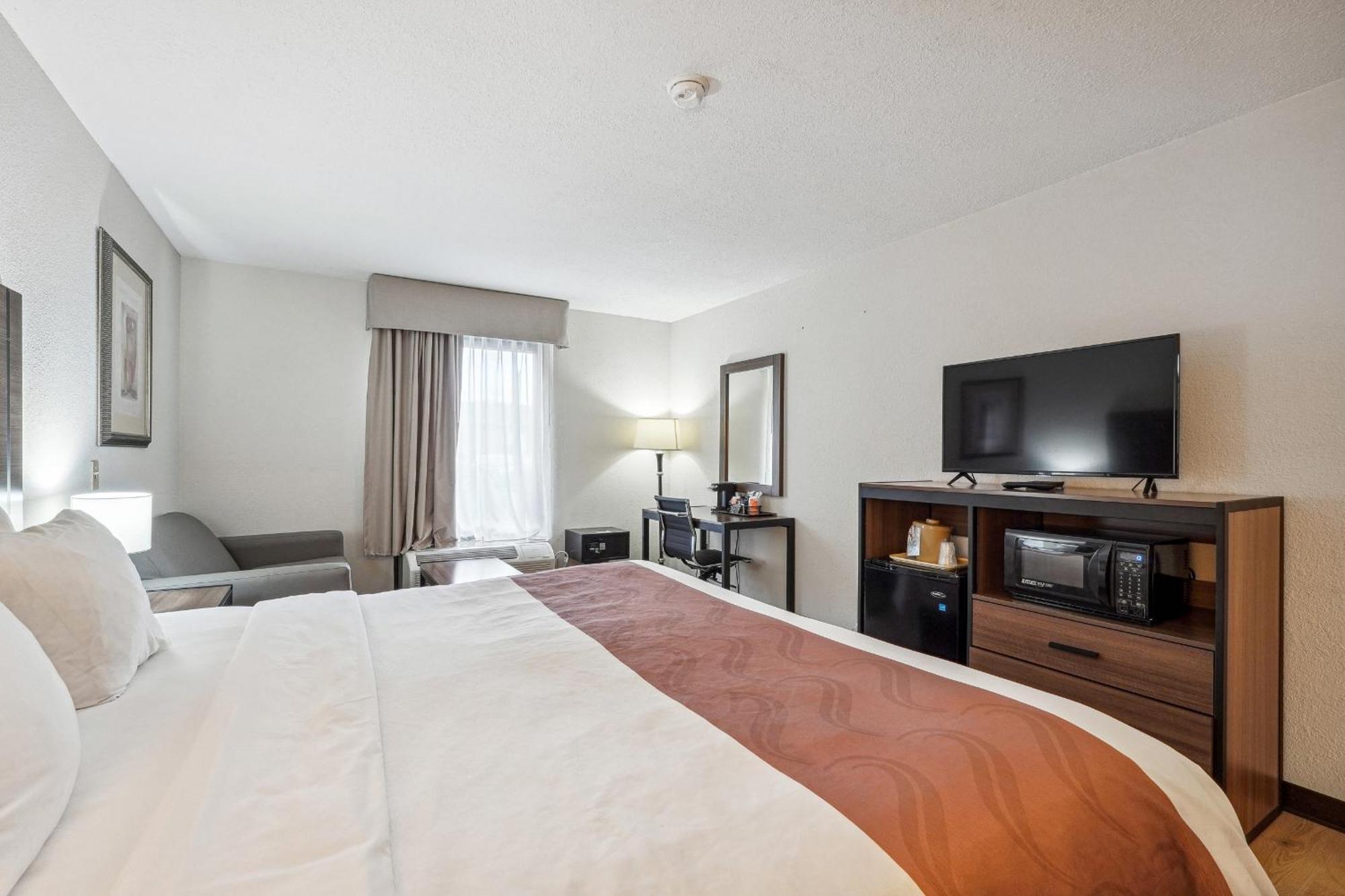 Quality Inn & Suites Досонвілль Екстер'єр фото