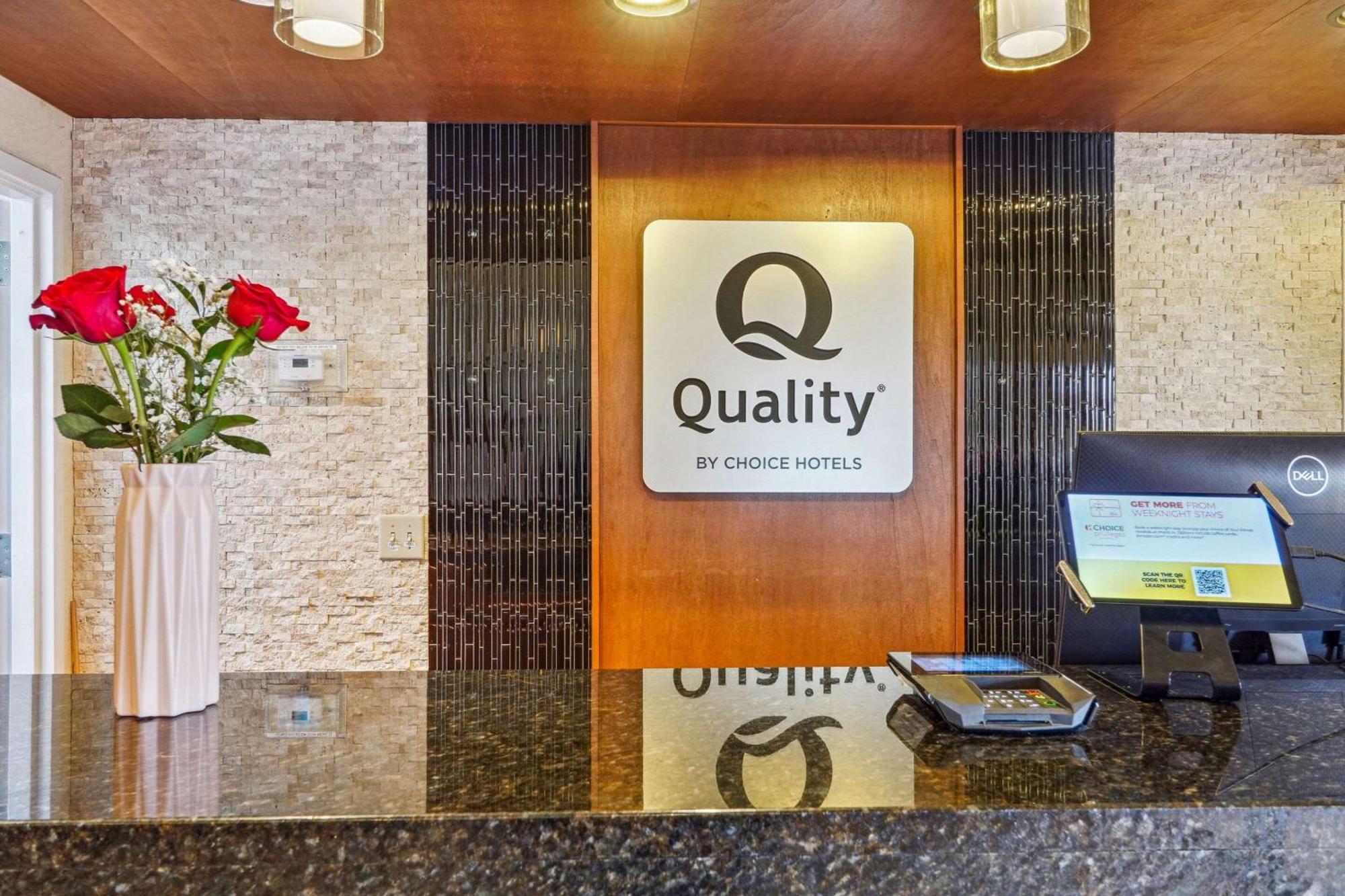 Quality Inn & Suites Досонвілль Екстер'єр фото