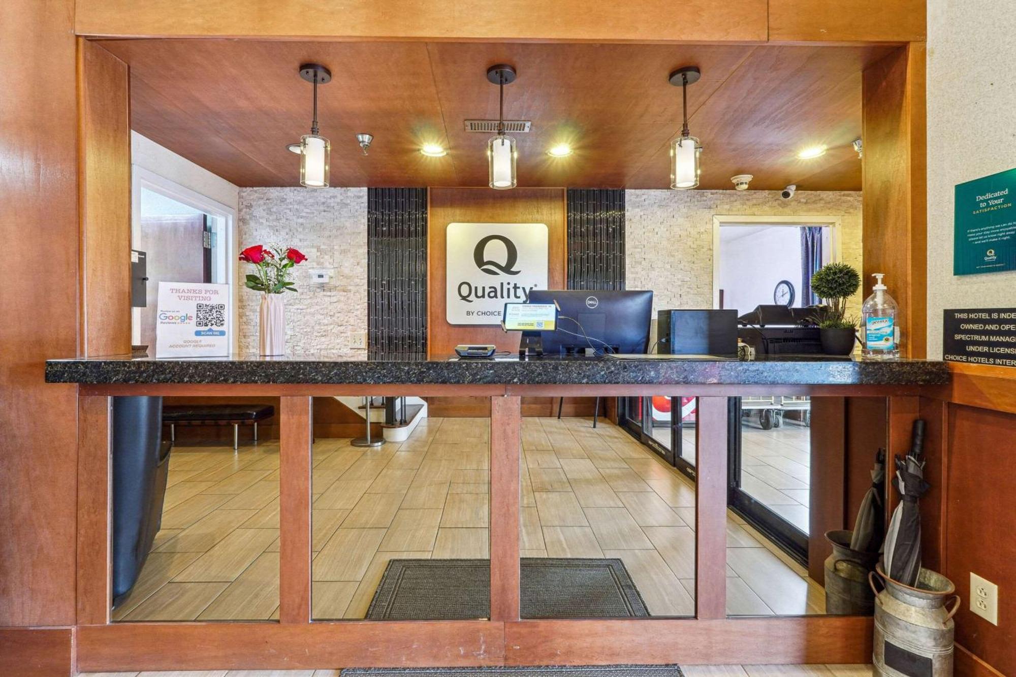 Quality Inn & Suites Досонвілль Екстер'єр фото